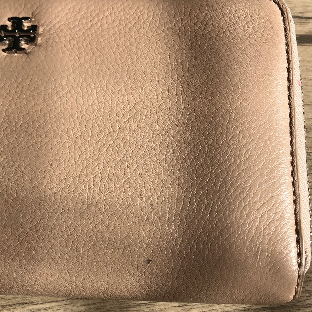 Tory Burch Wallet π - Picture 3 of 8